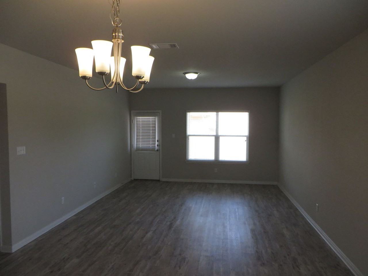 1200 Ferryman Dr - Photo 4 of 23
