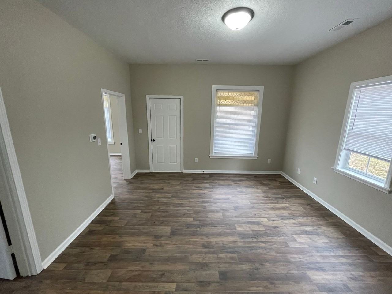 703 Jabez St - Photo 3 of 11