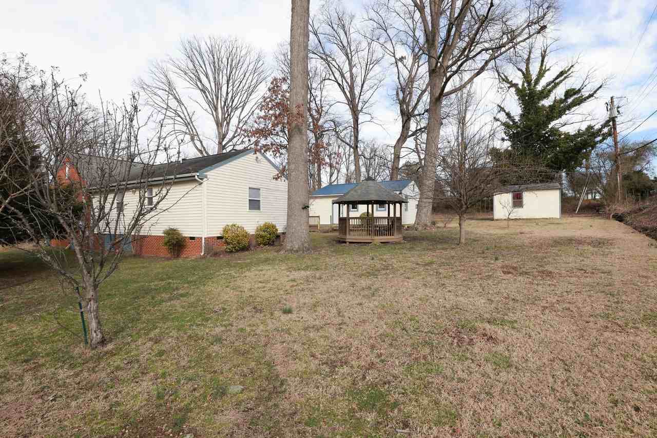 8707 Mapleton Road - Photo 2 of 37
