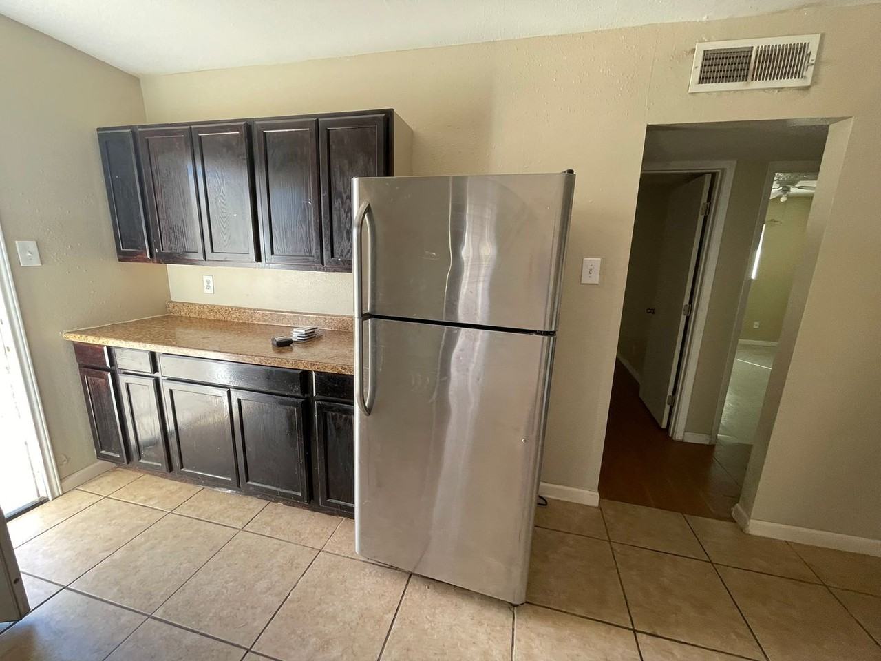 7153 Date Tree Ln - Photo 3 of 10