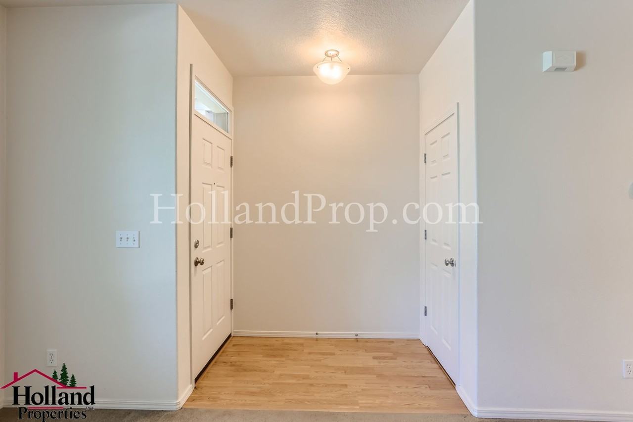 16980 Northwest Shadow Hills Lane - Photo 4 of 24