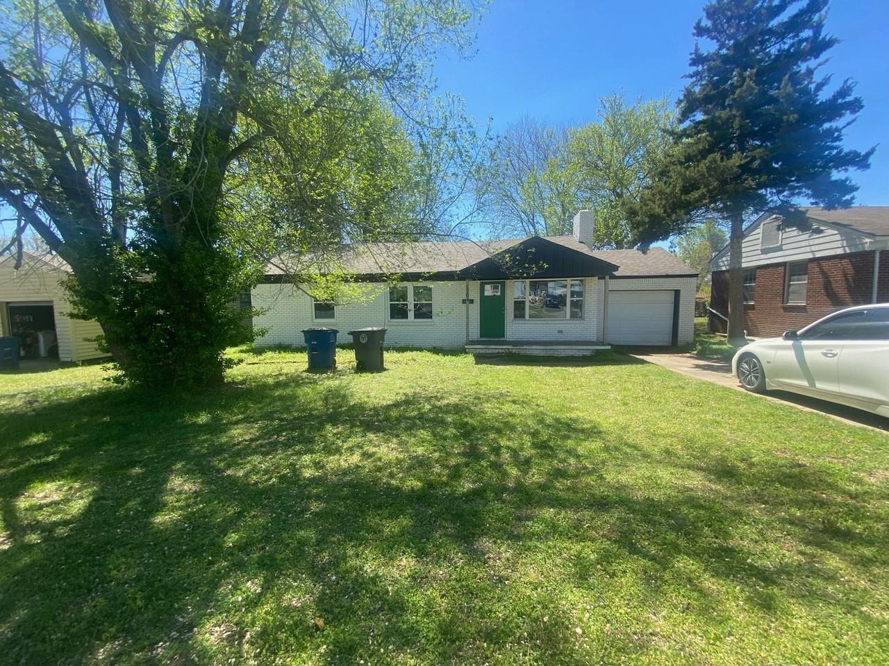 1204 W Marshall St - Photo 2 of 29