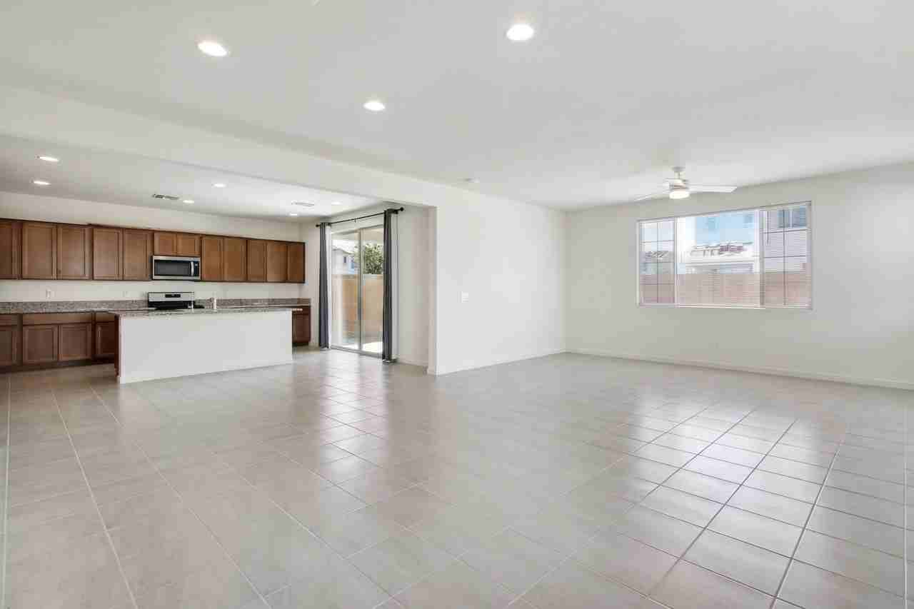 21283 E Swan Dr - Photo 7 of 26