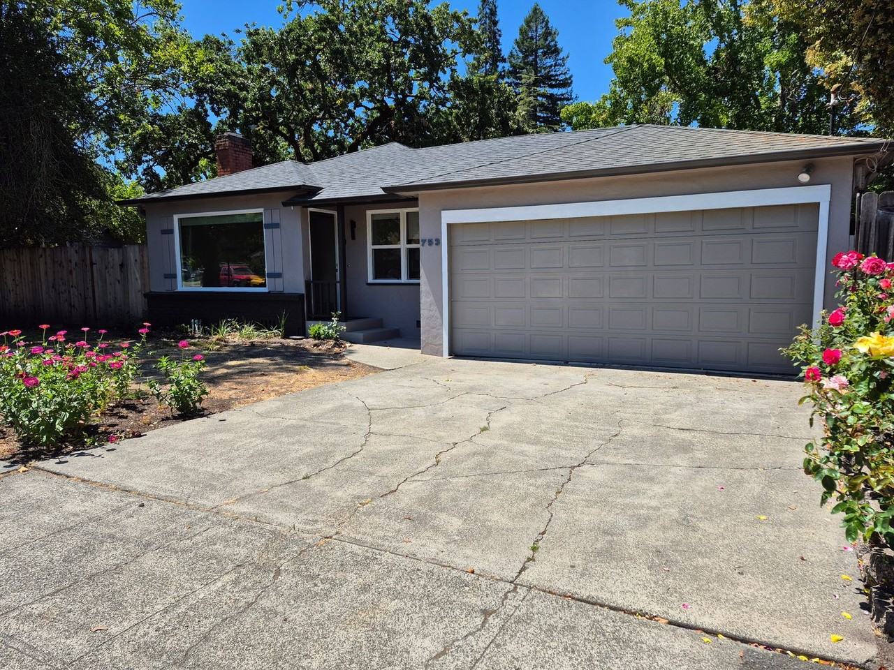 753 Sheridan Dr - Photo 2 of 15