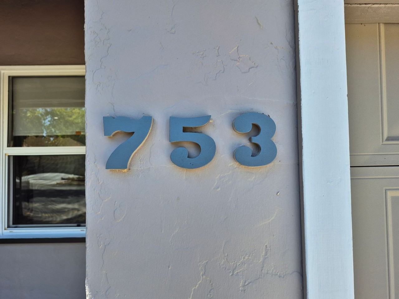 753 Sheridan Dr - Photo 3 of 15