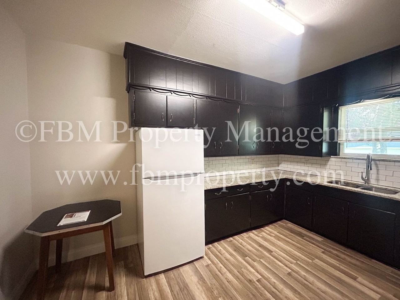 111 S Wood St - Photo 6 of 18