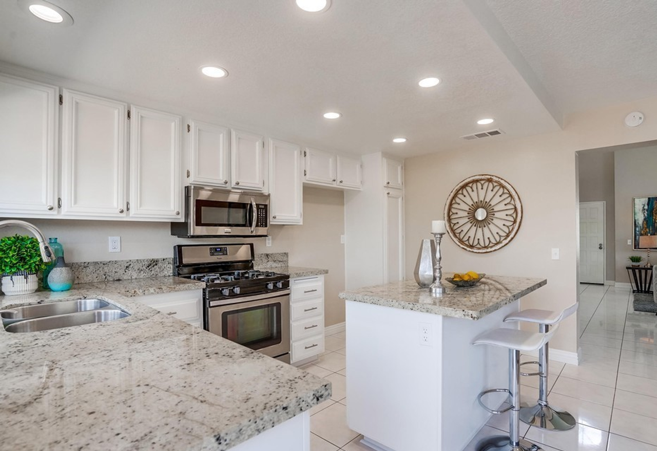 24946 Via Denise - Photo 5 of 21