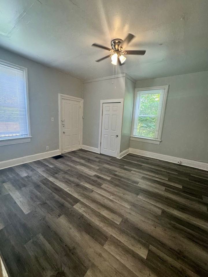 2714 May St - Photo 2 of 12