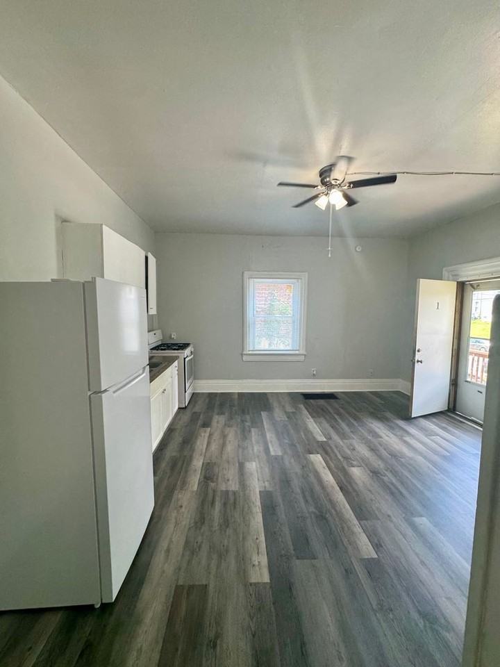 2714 May St - Photo 3 of 12