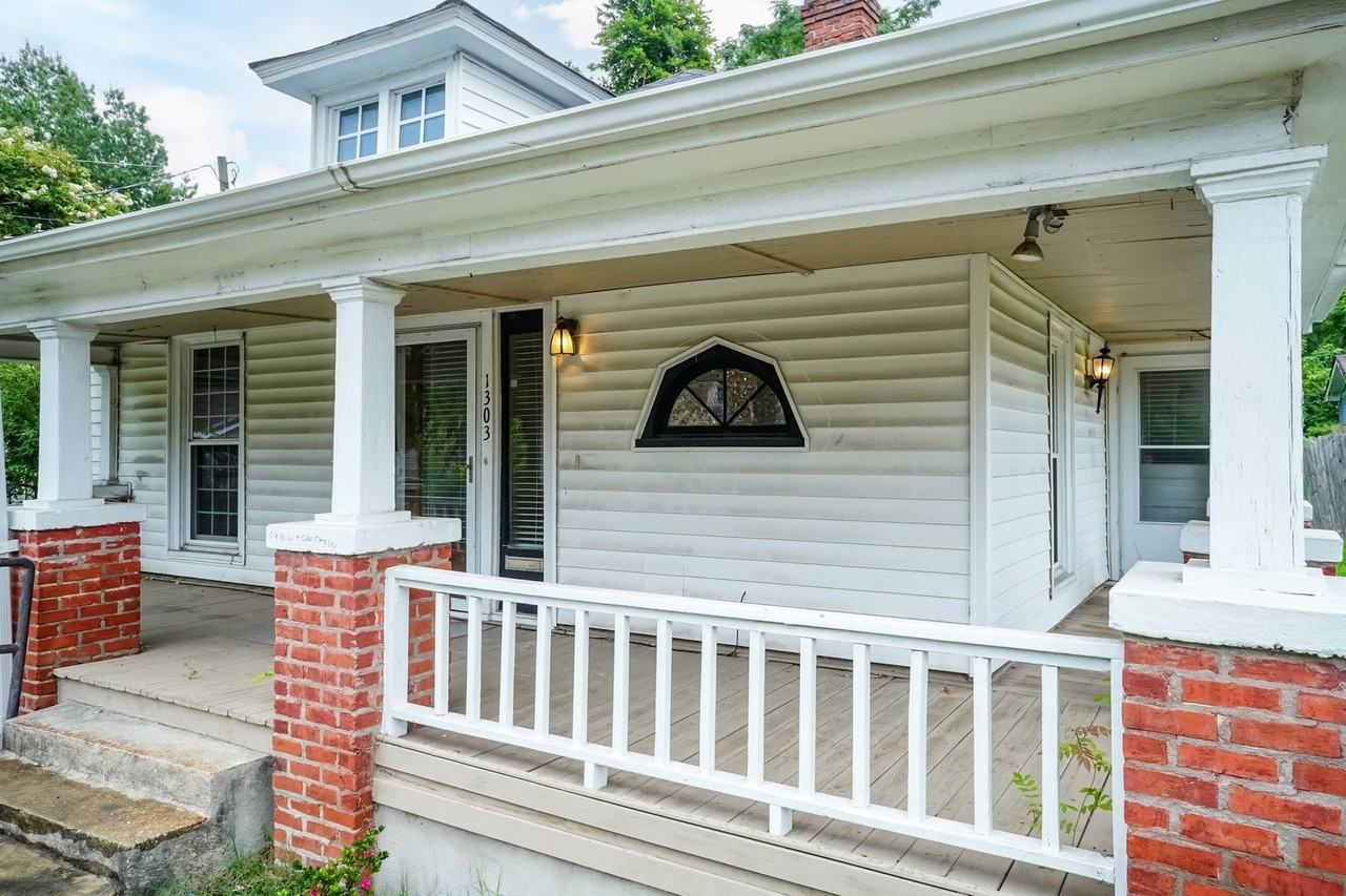 1303 South Roxboro Street - Photo 5 of 23