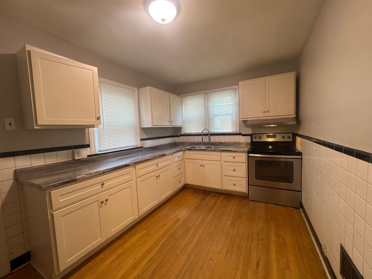 2325 Gardner Dr - Photo 3 of 21