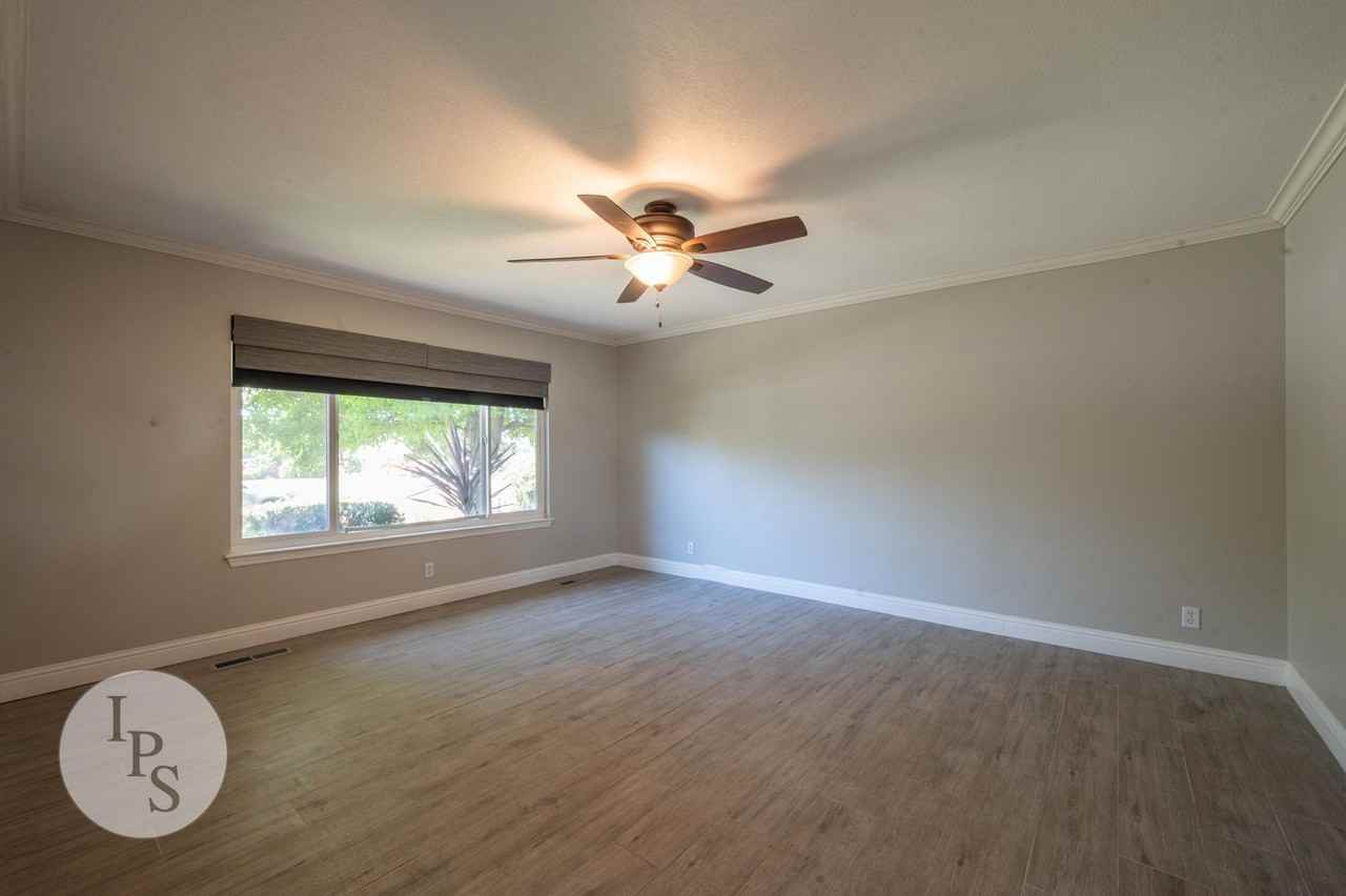 6536 N Woodrow Ave - Photo 2 of 23