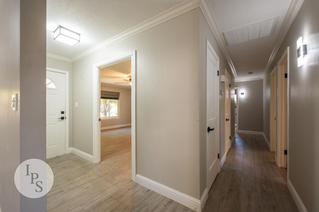 6536 N Woodrow Ave - Photo 4 of 23