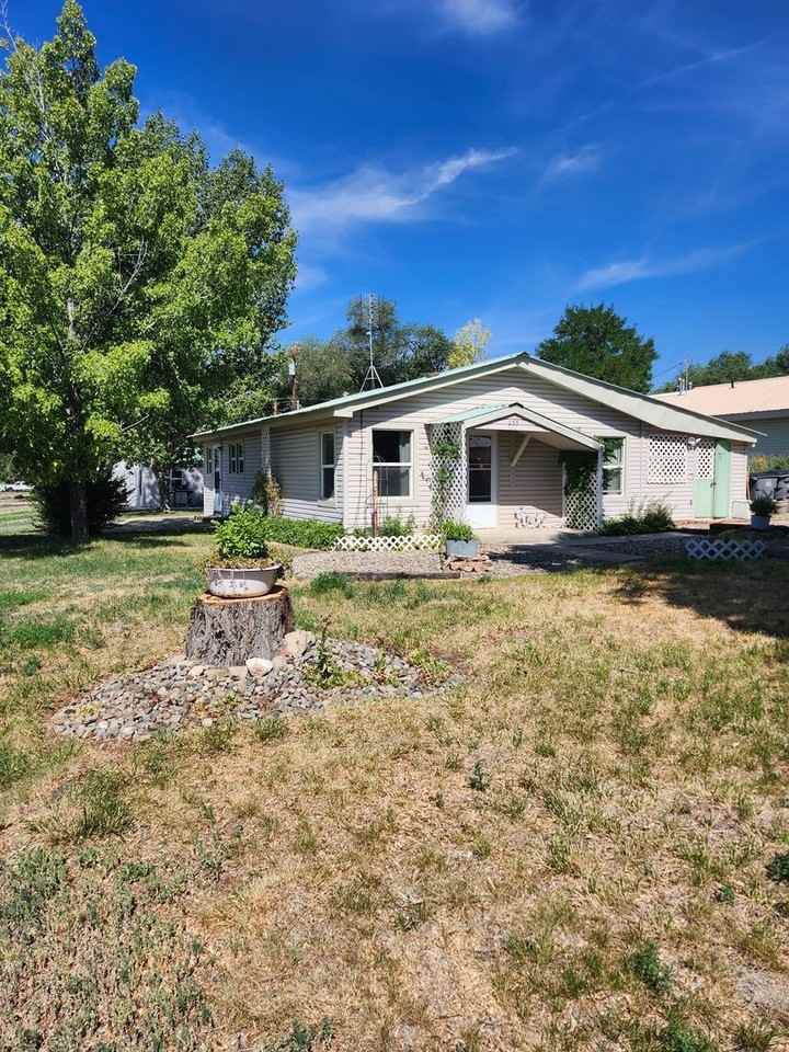 235 S Market St - Photo 3 of 14