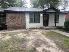 featured image of 206 Whitehead St