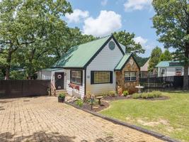 featured image of 5650 Point Lavista