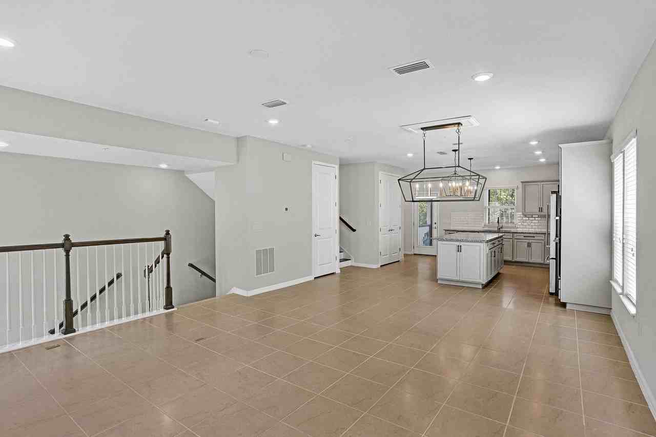 53 Falling Water Ct - Photo 4 of 22