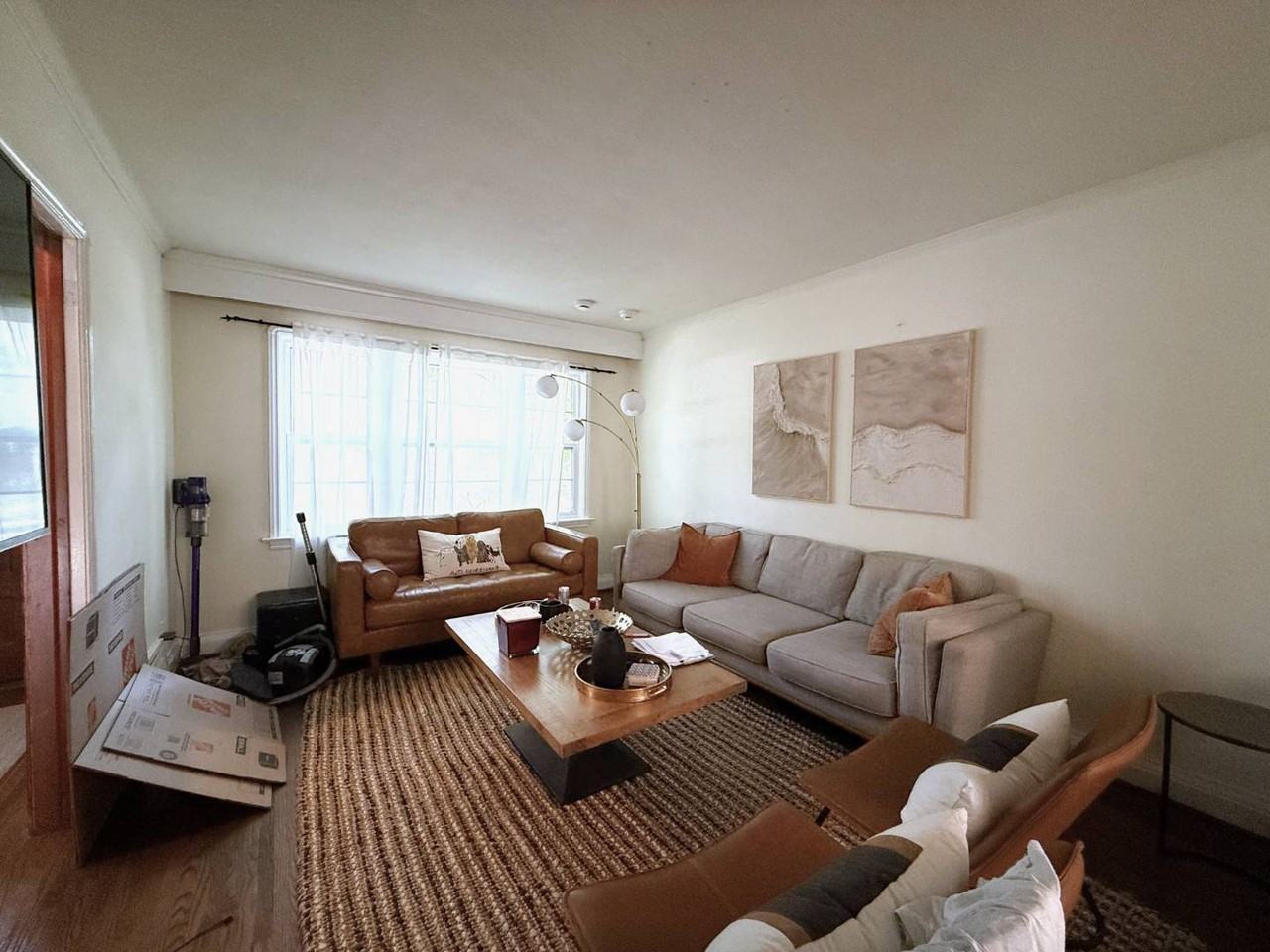 1 Thursfield Cres - Photo 3 of 25