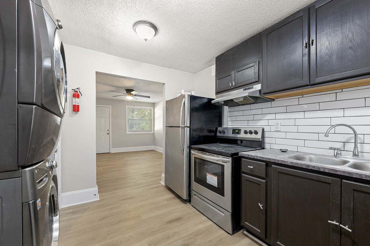 156 Fairfield Place Northwest - Photo 2 of 28