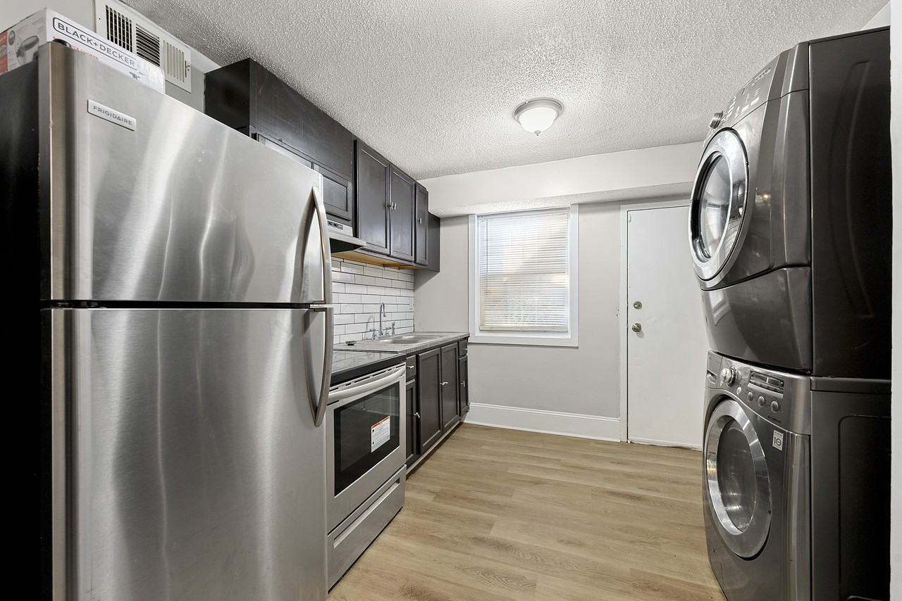 156 Fairfield Place Northwest - Photo 3 of 28