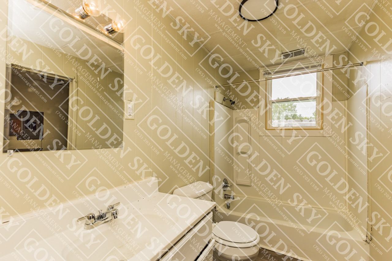 2011 East 18th Street - Unit 13 - Photo 3 of 16