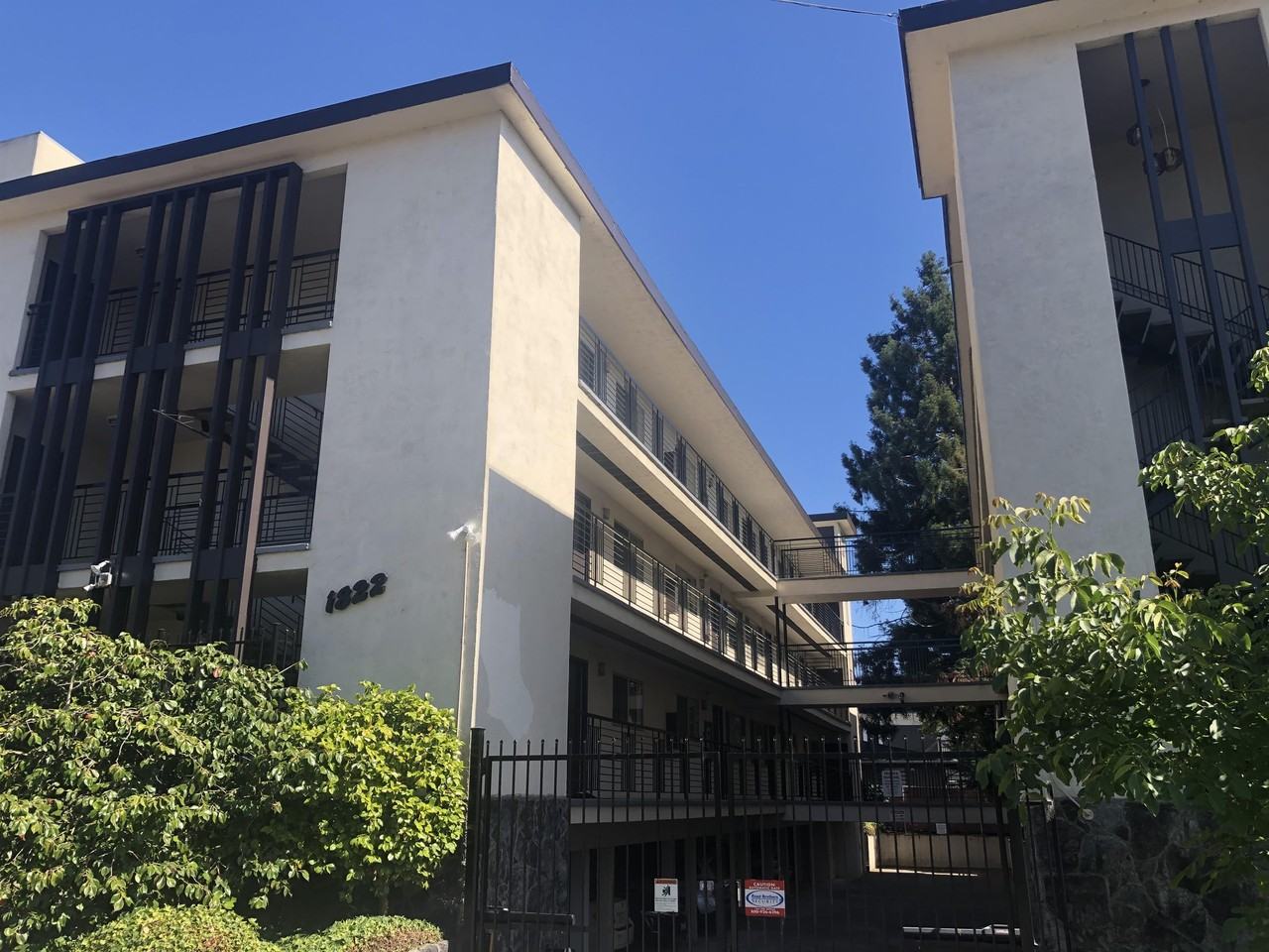 Francisco Apartments - Photo 2 of 14