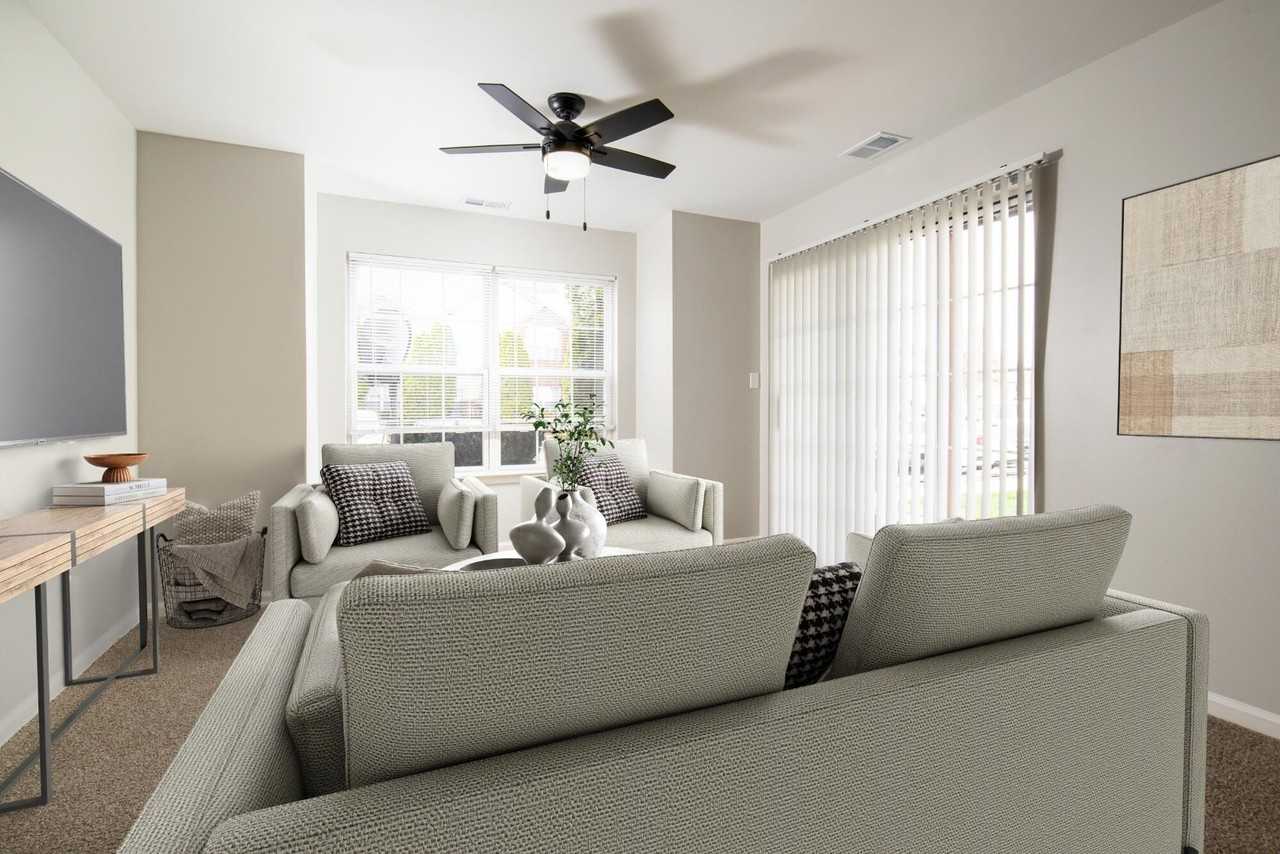 Iron Ridge and Stonegate Apartments - Photo 6 of 40