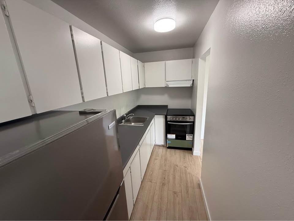 2121 Wall Street - Photo 3 of 4