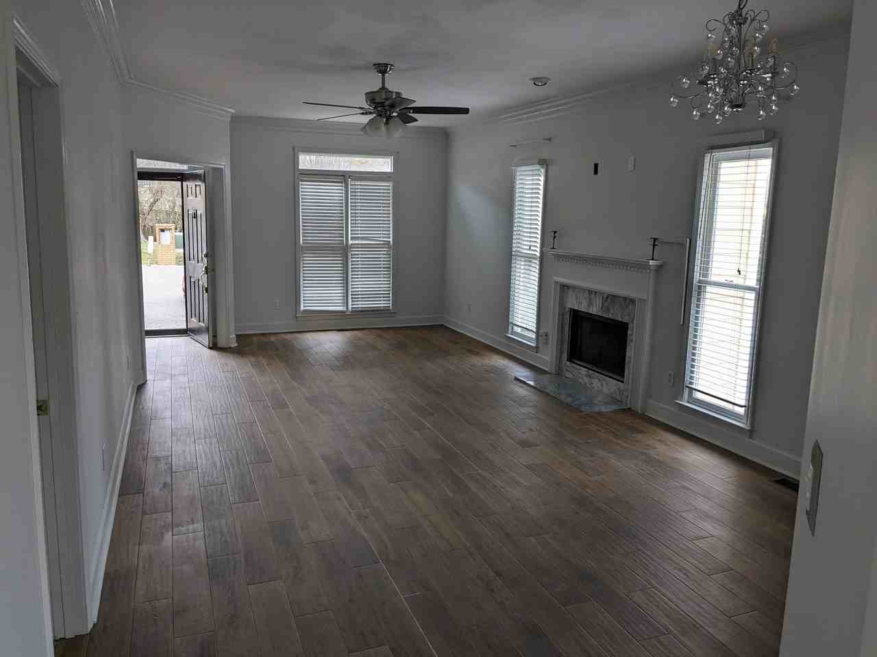 1237 Chason Dr - Photo 3 of 16