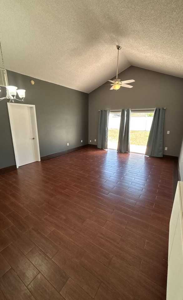 238 Hidden Springs Cir - Photo 2 of 20