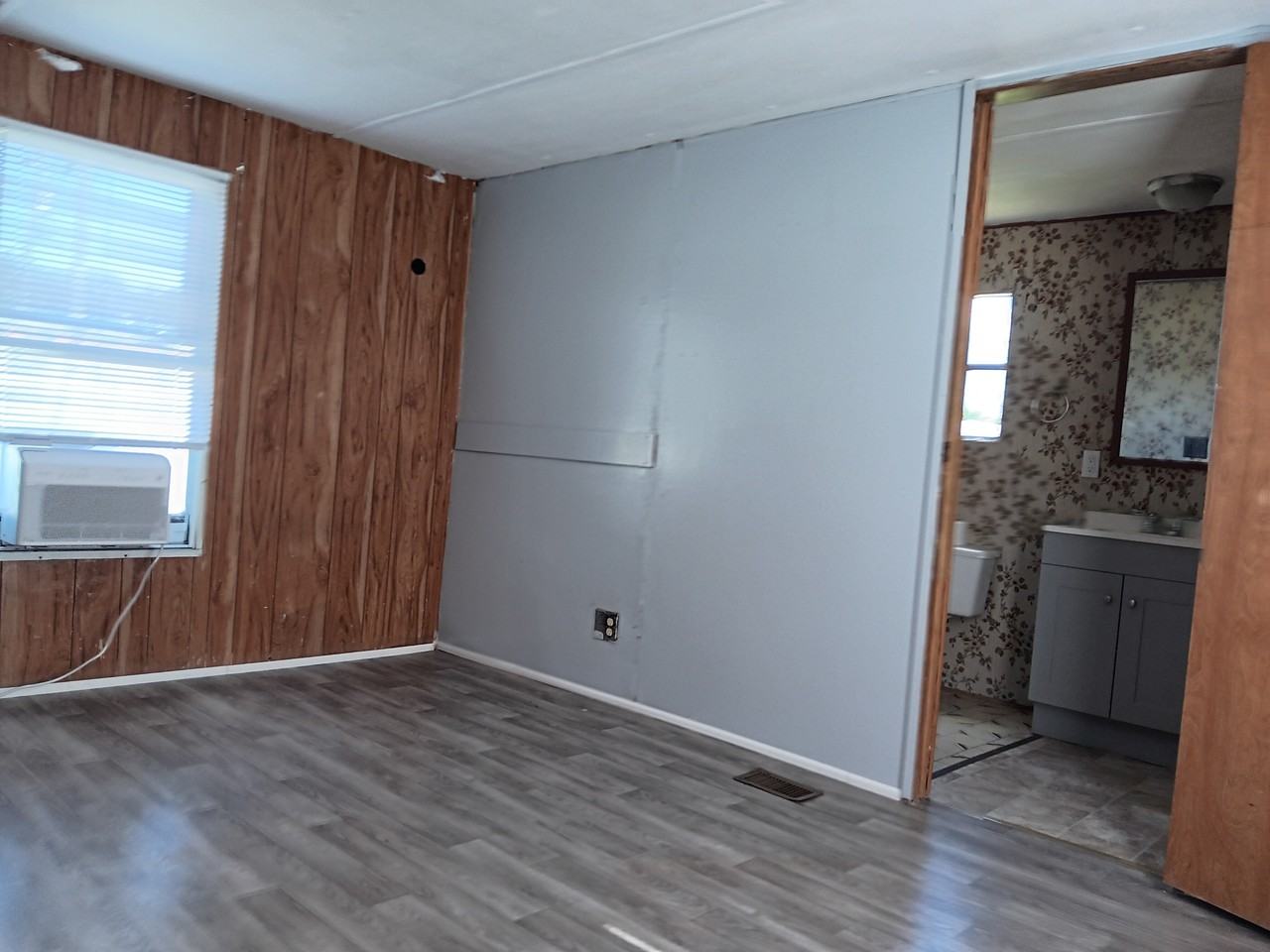 208 Dye St #NA - Photo 2 of 10