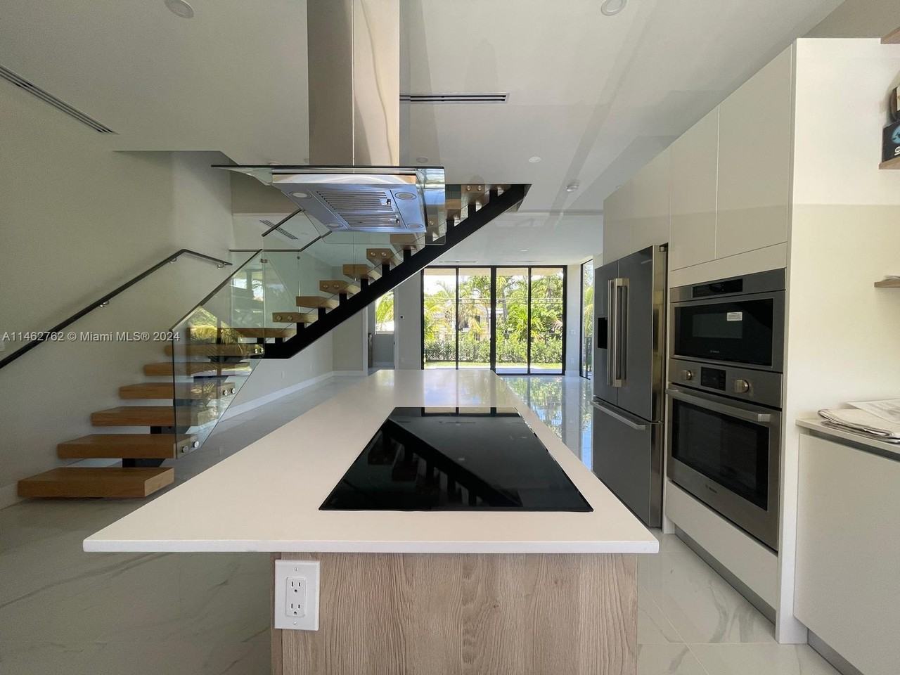 570 Fernwood Rd #NA - Photo 3 of 14