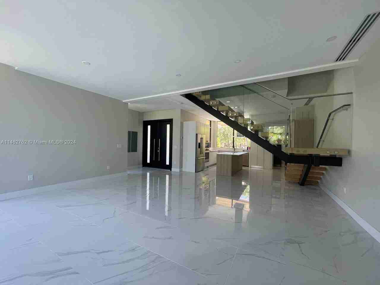 570 Fernwood Rd #NA - Photo 5 of 14