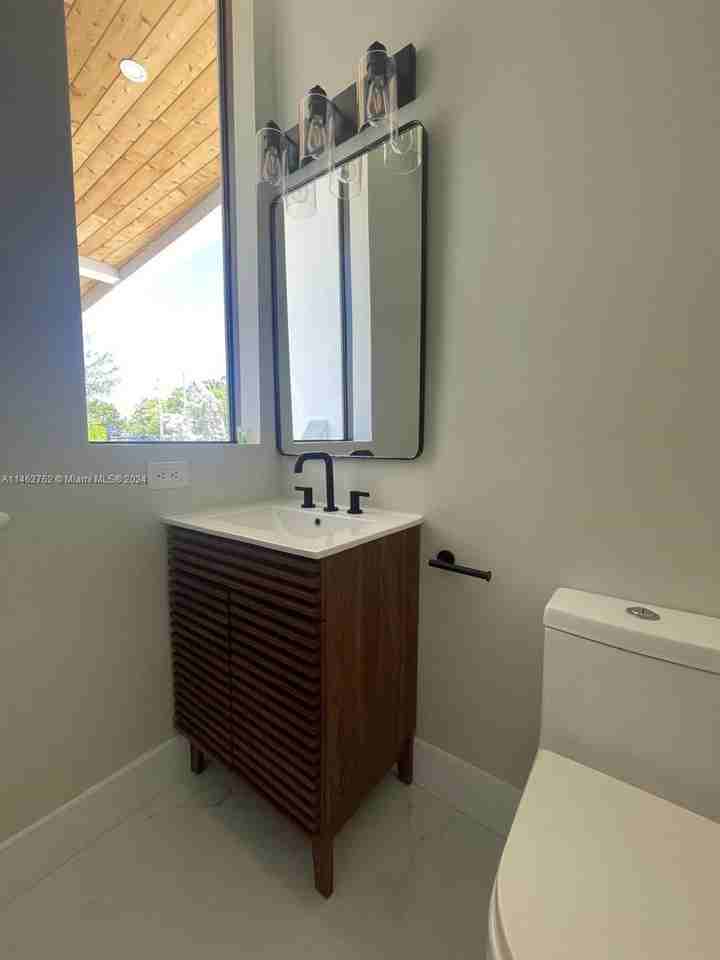 570 Fernwood Rd #NA - Photo 6 of 14