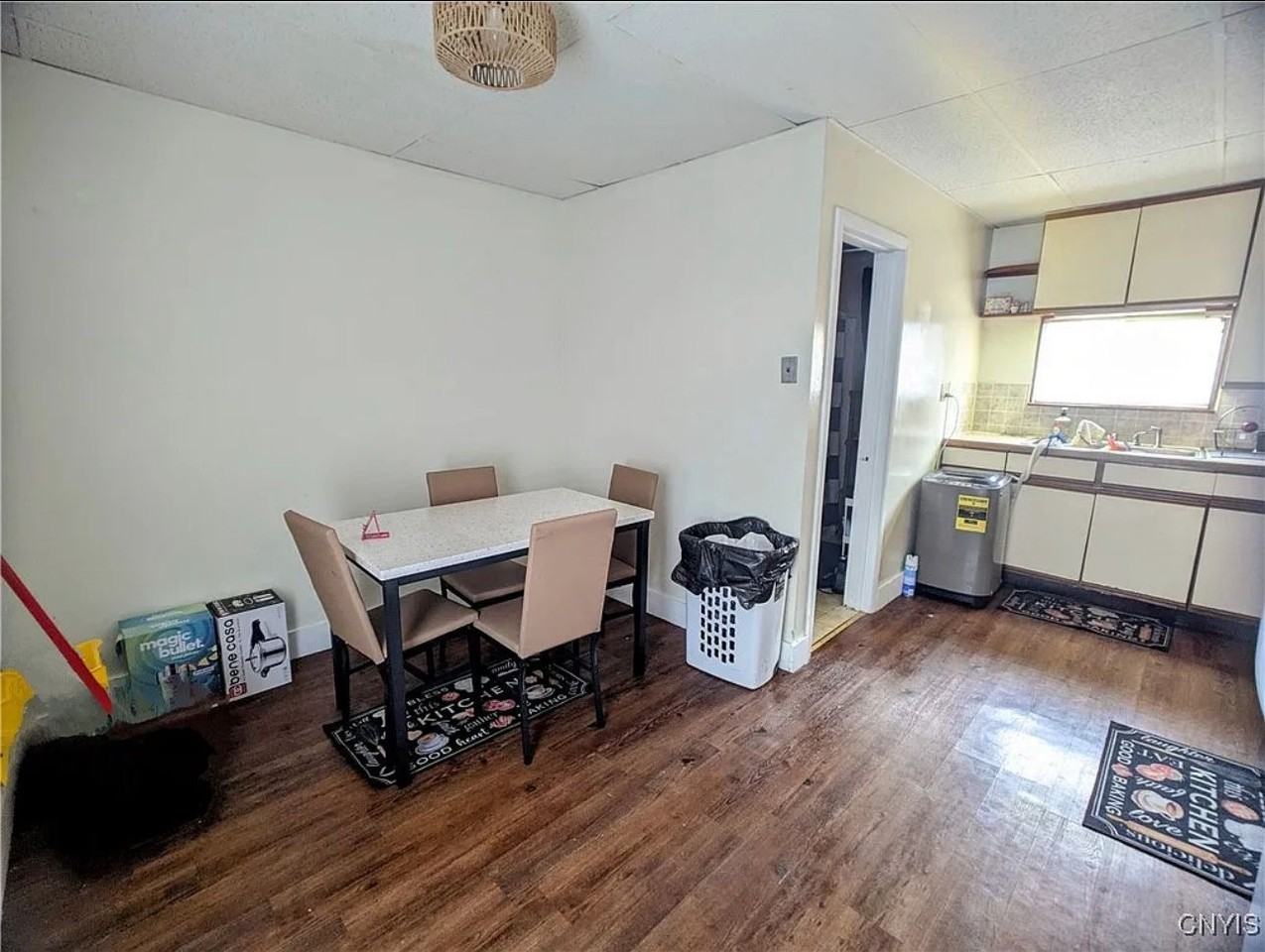 411 Hazelhurst Ave #1 - Photo 3 of 11