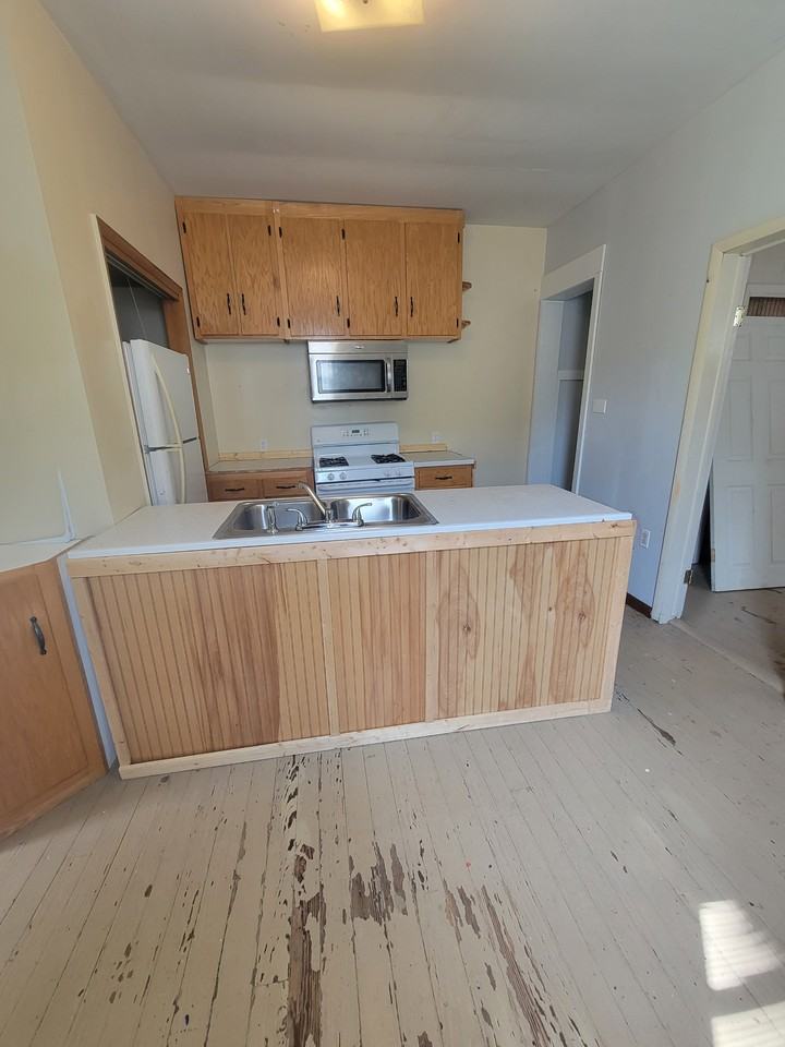 127 Center St #B - Photo 7 of 7