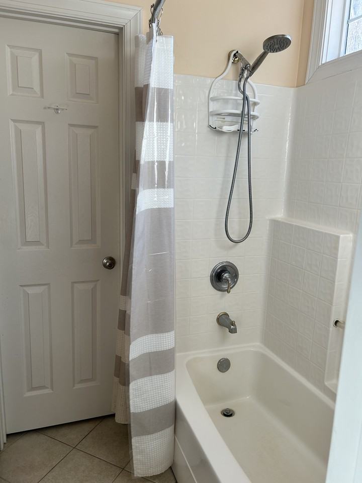 615 Ravenswood Rd #A - Photo 2 of 8