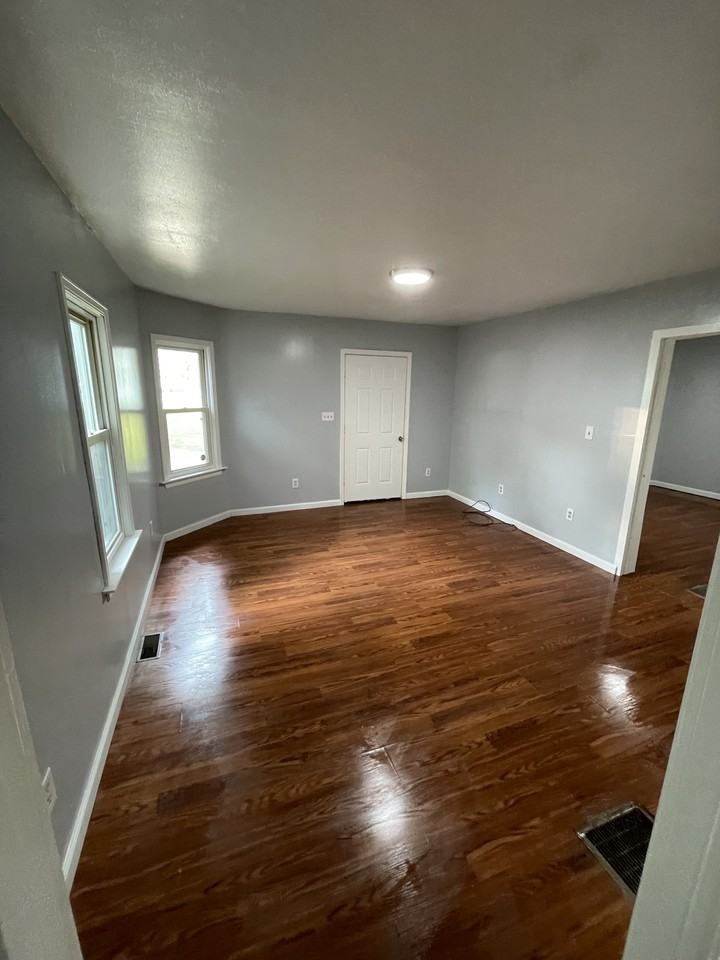 1129 Valley Dr #FL1 - Photo 2 of 11