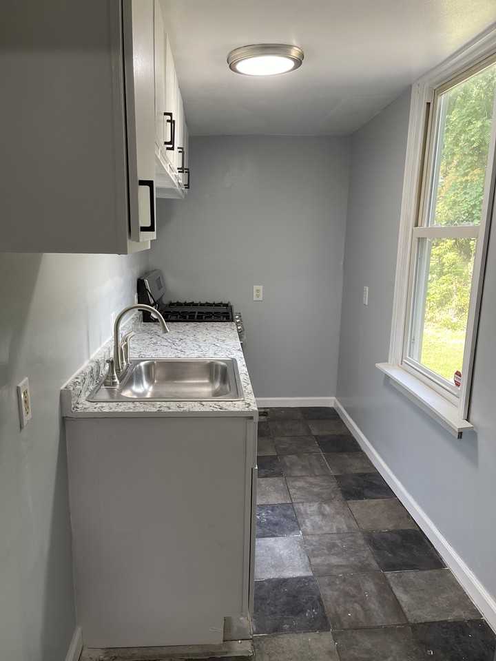 1129 Valley Dr #FL1 - Photo 3 of 11