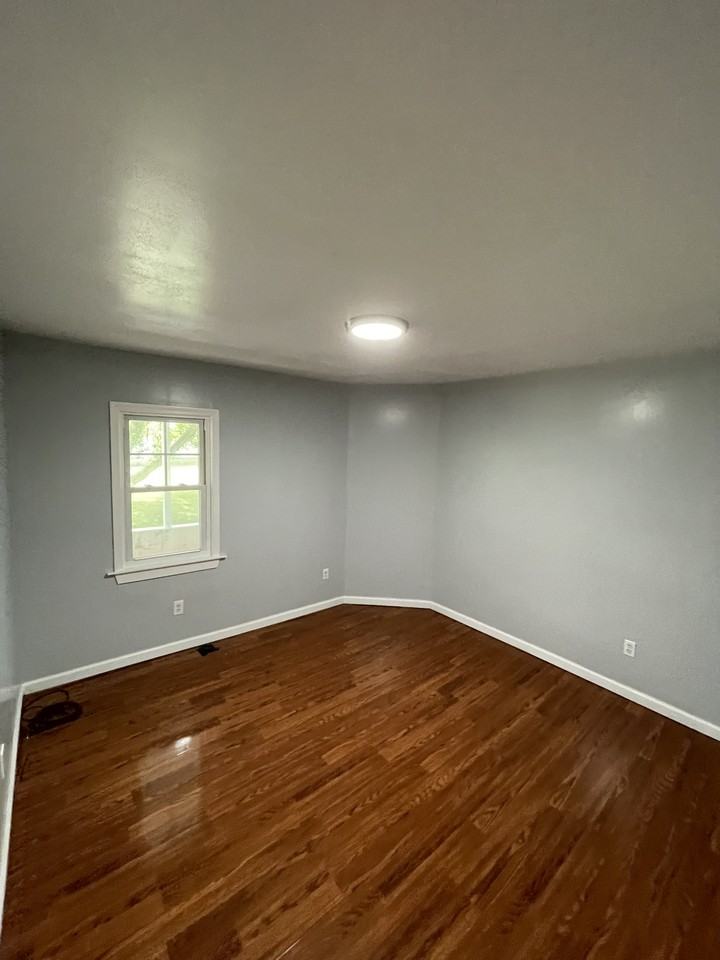 1129 Valley Dr #FL1 - Photo 7 of 11