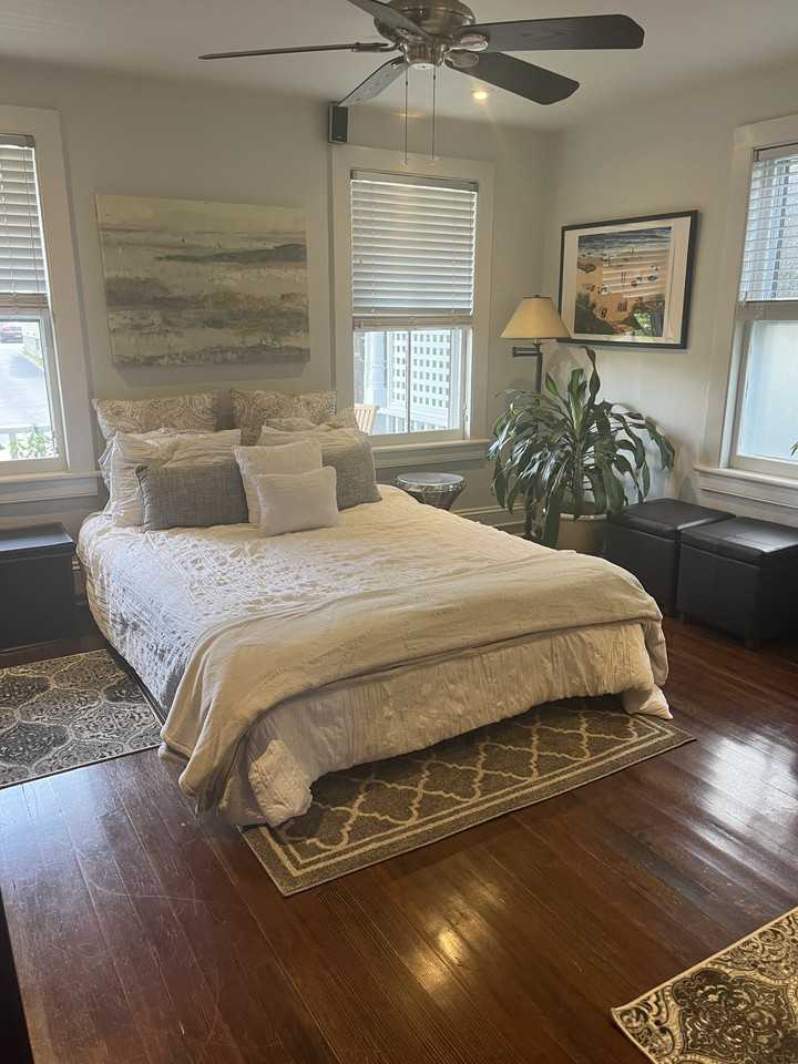 Lincoln St #1 - Photo 2 of 11