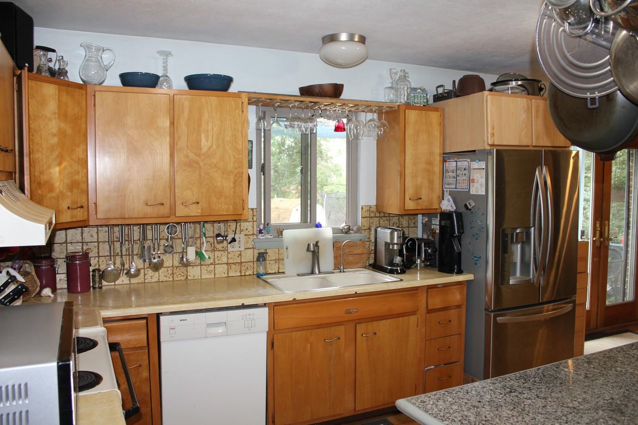 2995 Carnegie Dr #NA - Photo 2 of 7