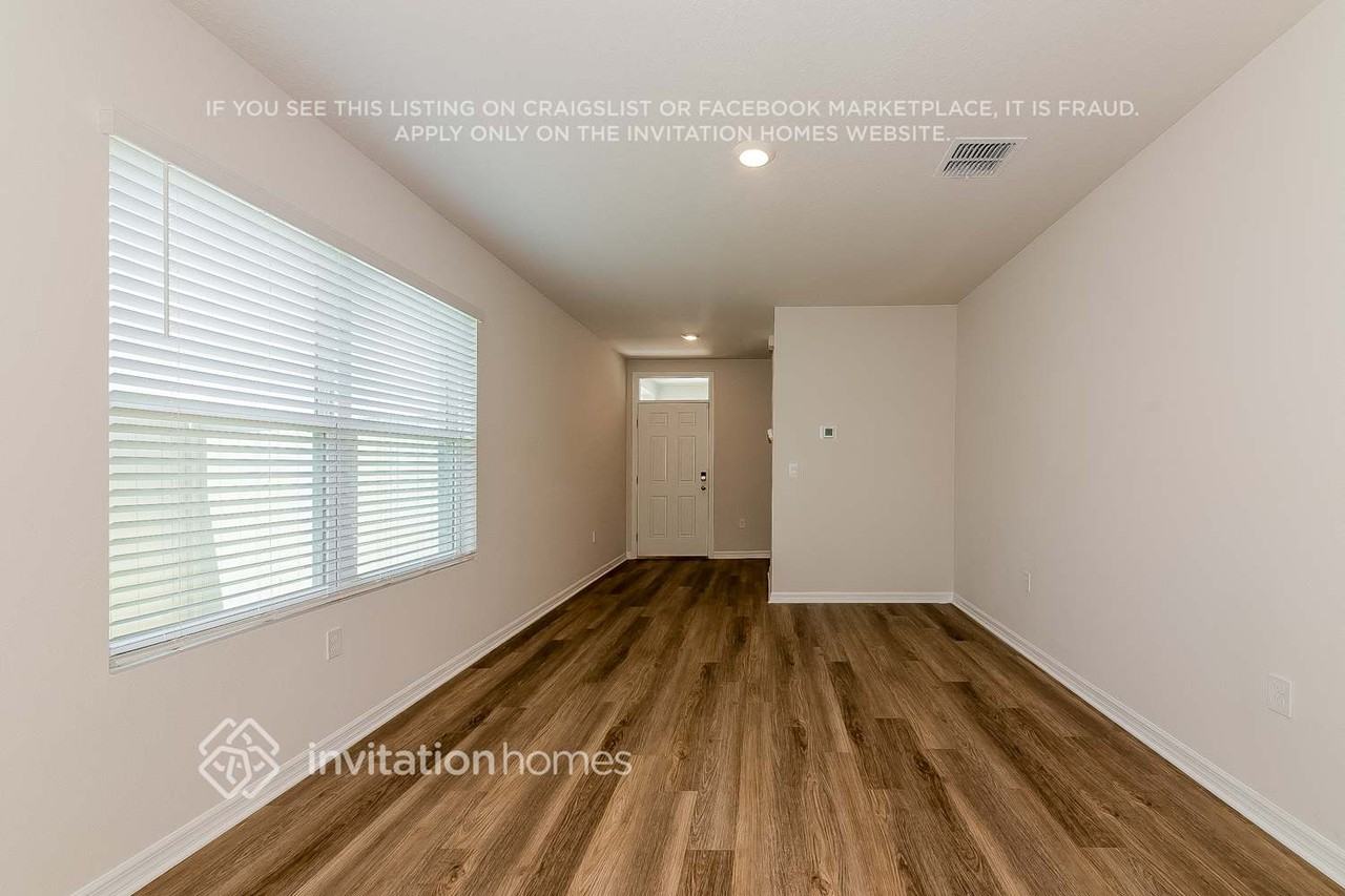 8033 Majestic Palms Ct - Photo 7 of 21