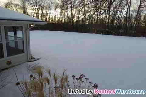 2835 Sterling St S - Photo 2 of 15