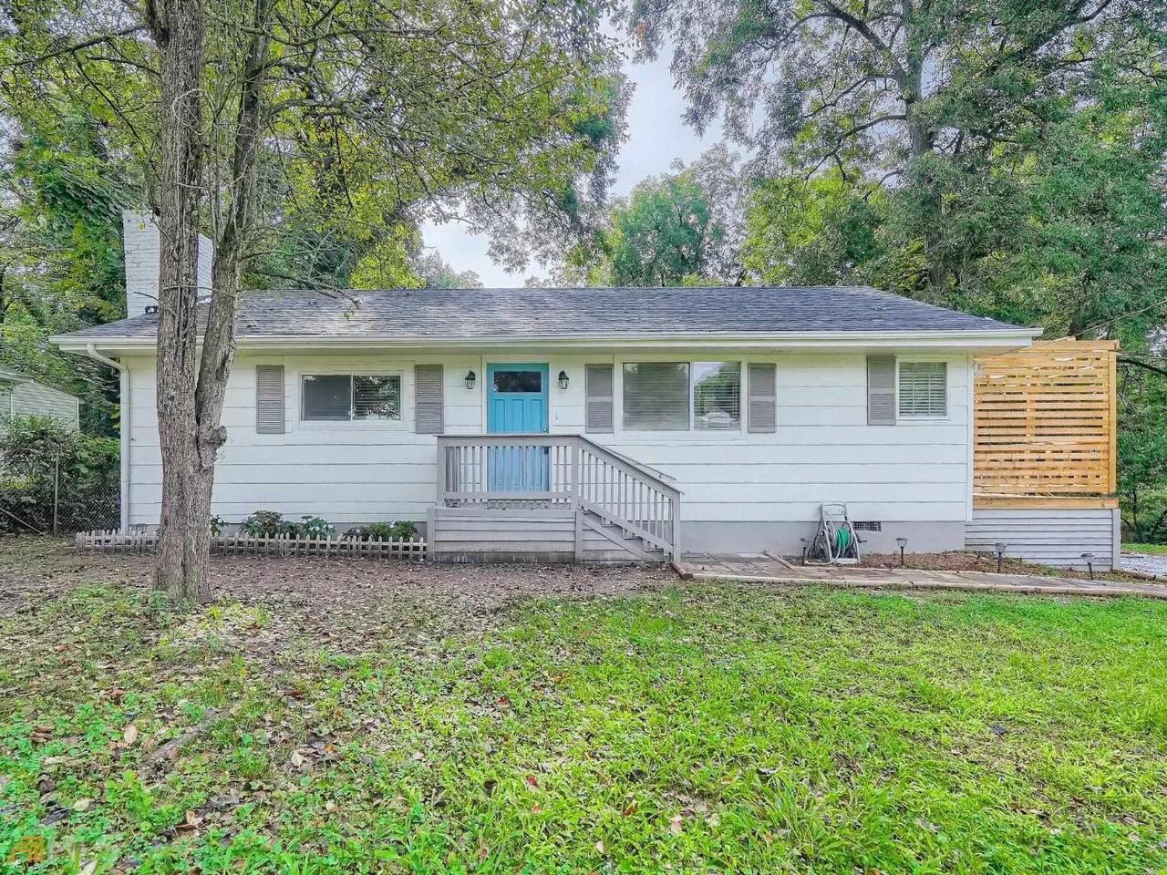 1263 Oakland Dr Sw - Photo 3 of 11