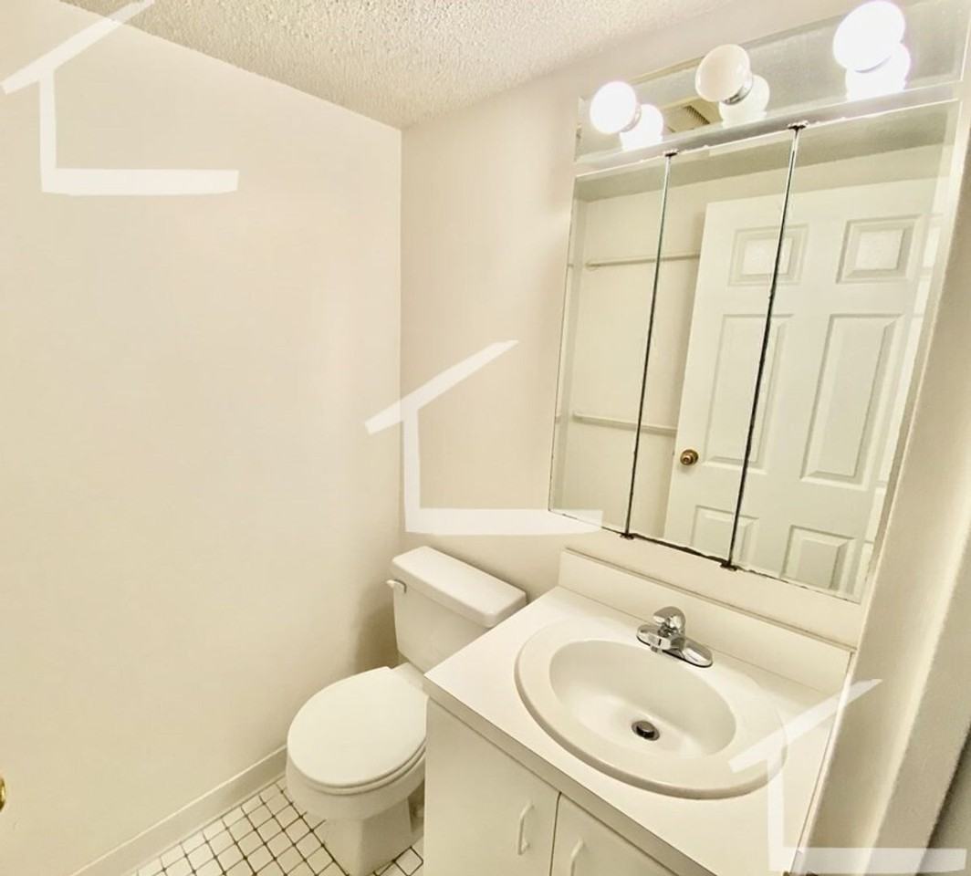 134 Pleasant St - Photo 3 of 19