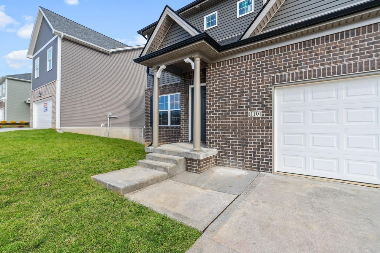 110 Chickadee Trl - Photo 3 of 11