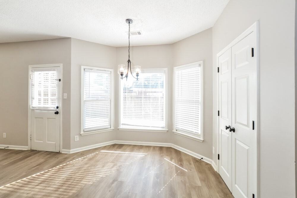 2033 Oak Springs Dr - Photo 7 of 17