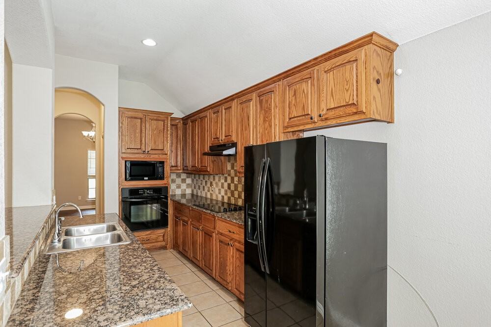 311 Galloping Hill Road - Photo 6 of 16