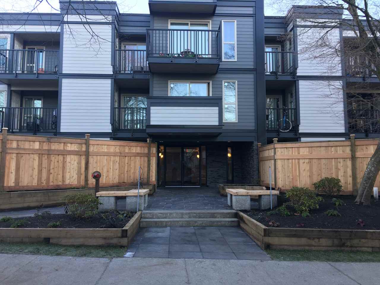 522 East 8th Avenue - Photo 4 of 5